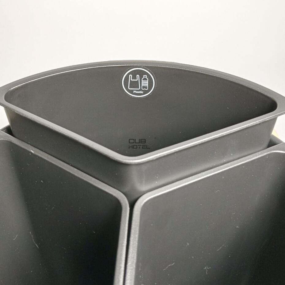 Balde Reciclage Negro con 3 Separadores Negros